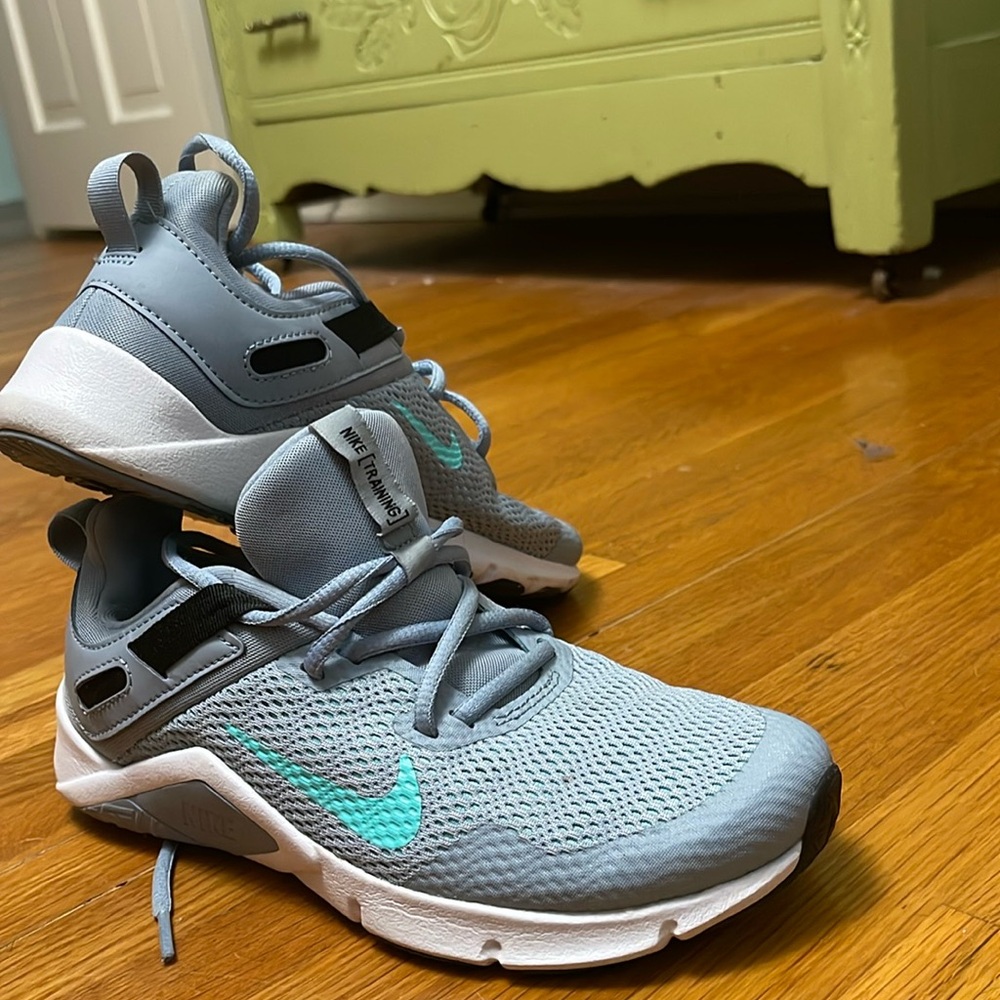 Nike Training Sneakers. Teal and gray